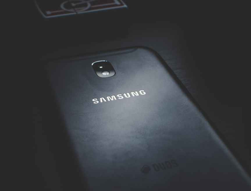 <strong>SAMSUNG</strong>